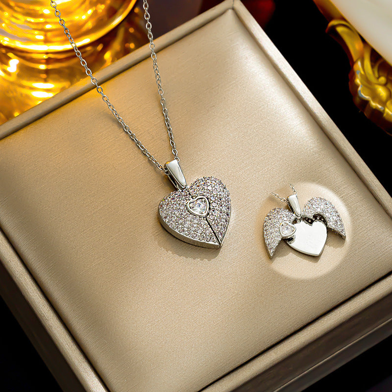 Cuore Incantato – Collana con ali a forma di Cuore