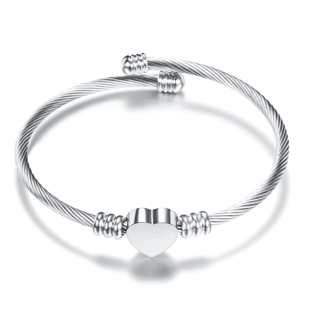 Cuore Intrecciato – Bracciale Elegante