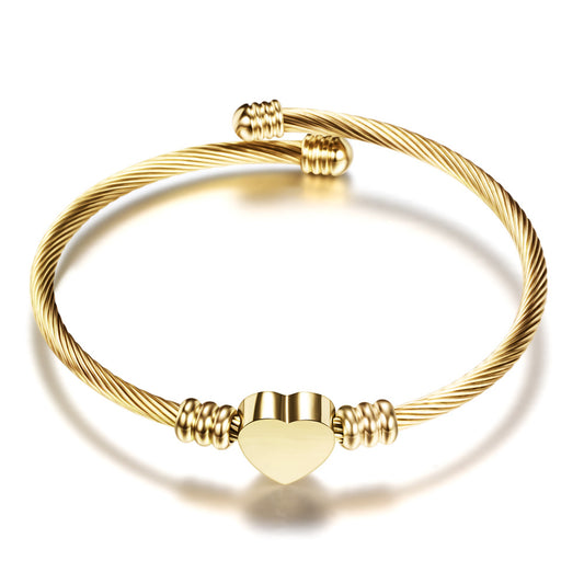 Cuore Intrecciato – Bracciale Elegante