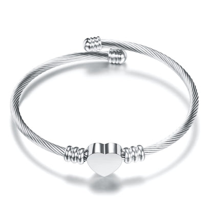 Cuore Intrecciato – Bracciale Elegante